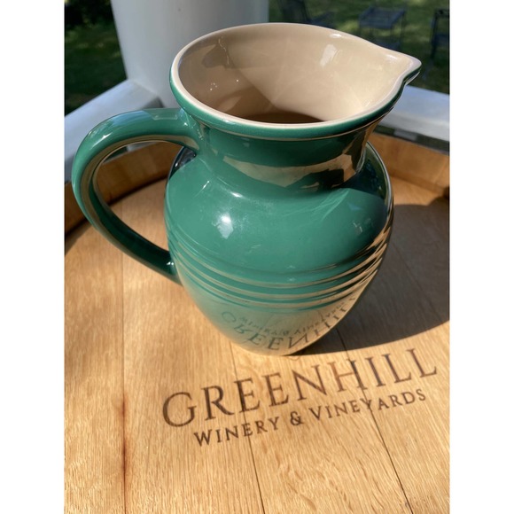 Le Creuset Pitcher Jug Stoneware Green Ombre Ribbed Large 9" Tall 72 oz. NEW - Picture 2 of 4